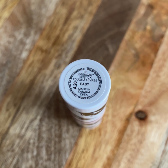 SMASHBOX NEUTRAL LIPSTICK IN “EASY” 💄 - Picture 4 of 4